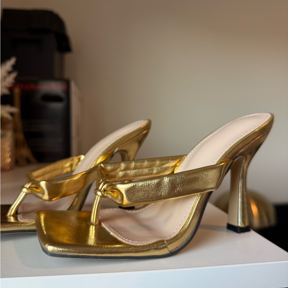 Gold Metallic Women’s square toe Heeled Thong Sandals
